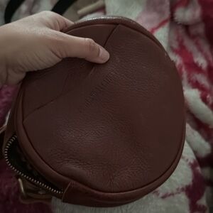 Portland leather circle bag